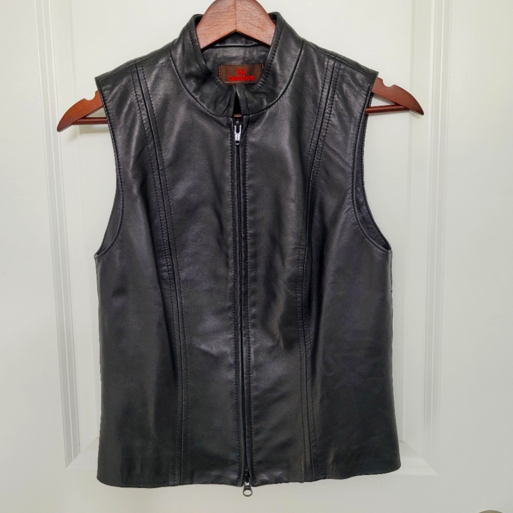 Danier Italian Vintage European Zip Down Black Leather Vest Size UK Petite 4-6